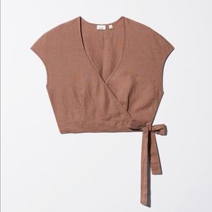 Aritzia Wilfred self wrap, cropped low cut blouse